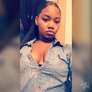 Meet your Posher, Monique